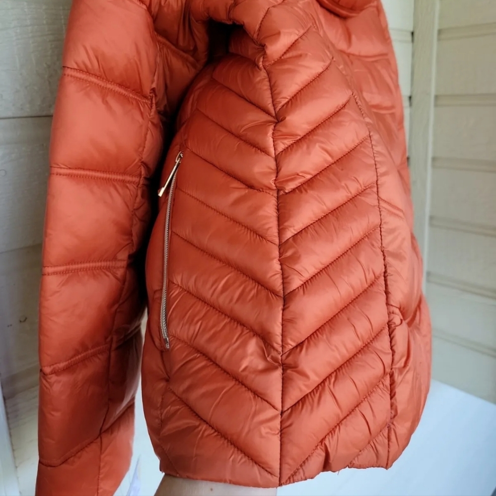 NWT MICHAEL KORS WOMENS PLUS SIZE PACKABLE DOWN HOODED PUFFER COAT SIZE L ORANGE - Picture 11 of 12